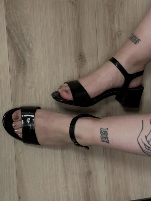 Elevated and irresistible. 👠🔥