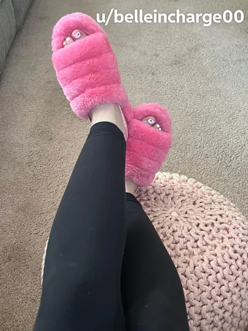 Feet up, spoiled, and waiting for the next triple-digit tribute to prove who’s serious.👑