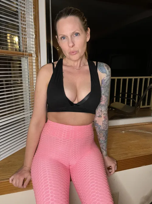 For the love of sex, food, foot rubs and camel toe. Not necessarily in that order.