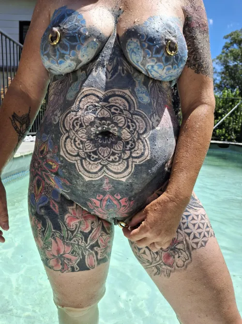 Fun in the pool. https://onlyfans.com/piercedntattooed