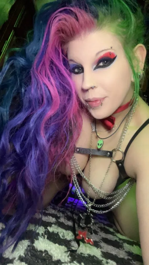 May I assist you ? 😏 33[F]