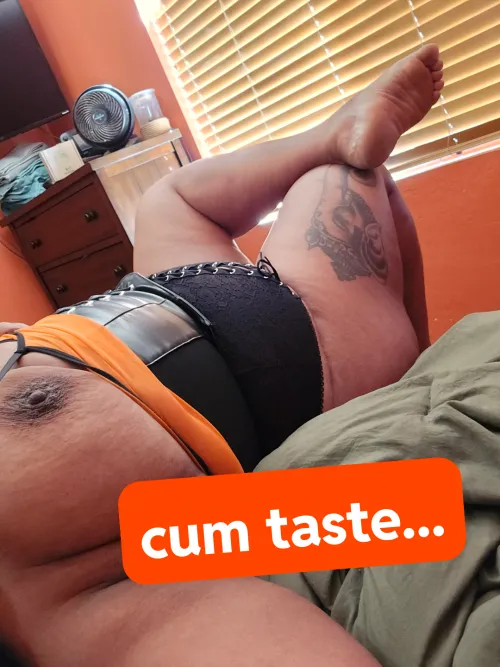 Slutty Black Milf Huge Tits and Huge Thigh Tattoo