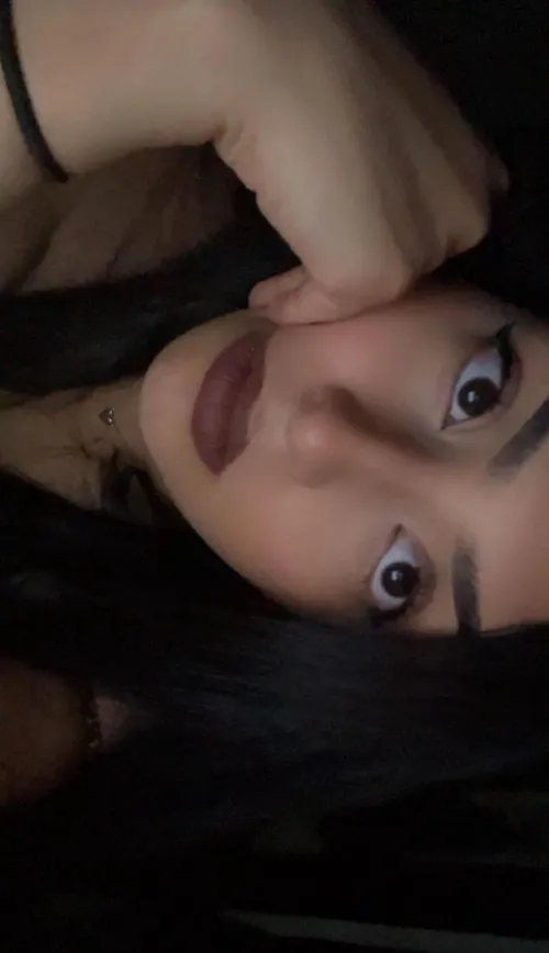 stare into my eyes as you hand over ur wallet, slut