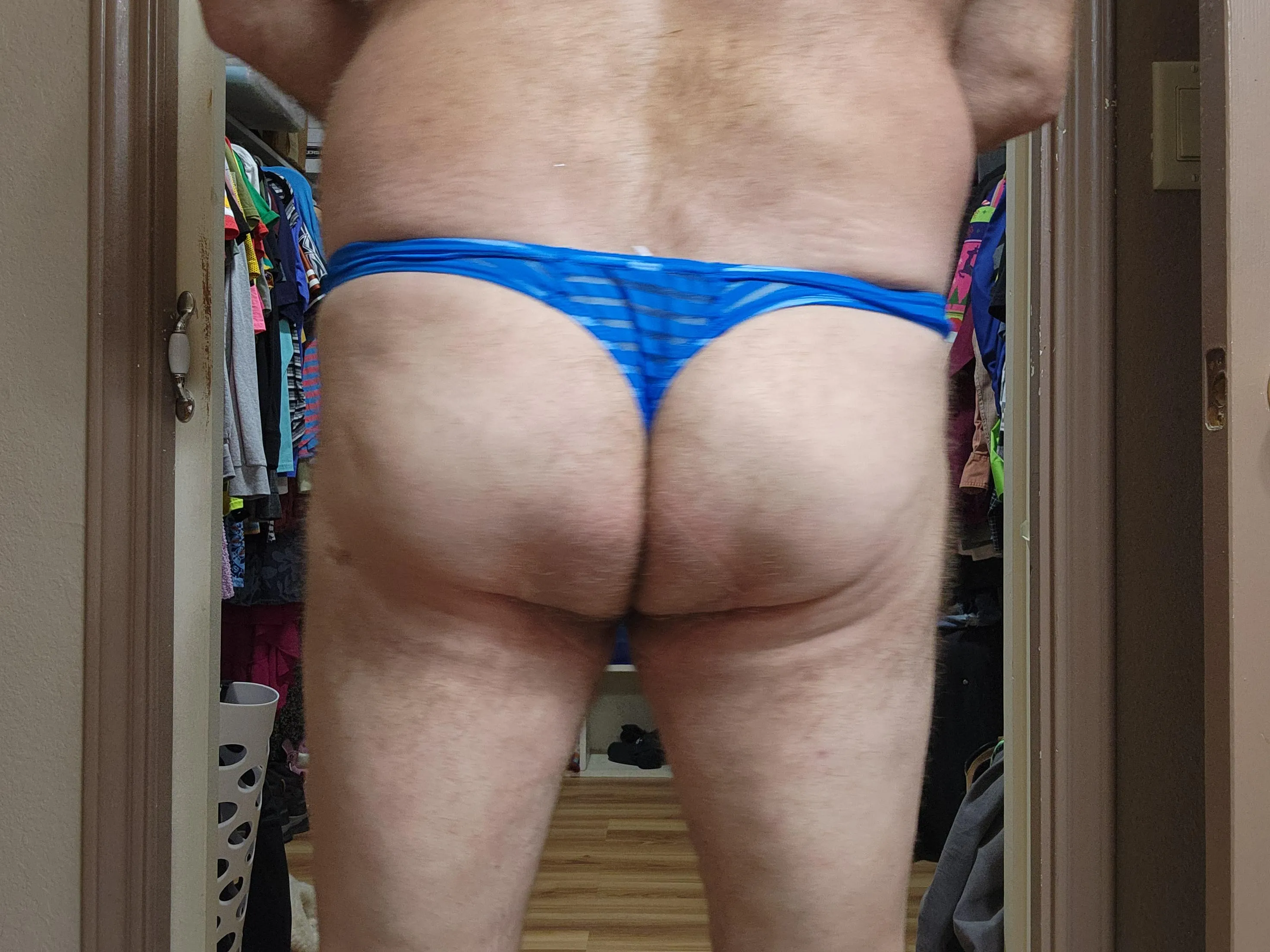 Sunday are for thongs