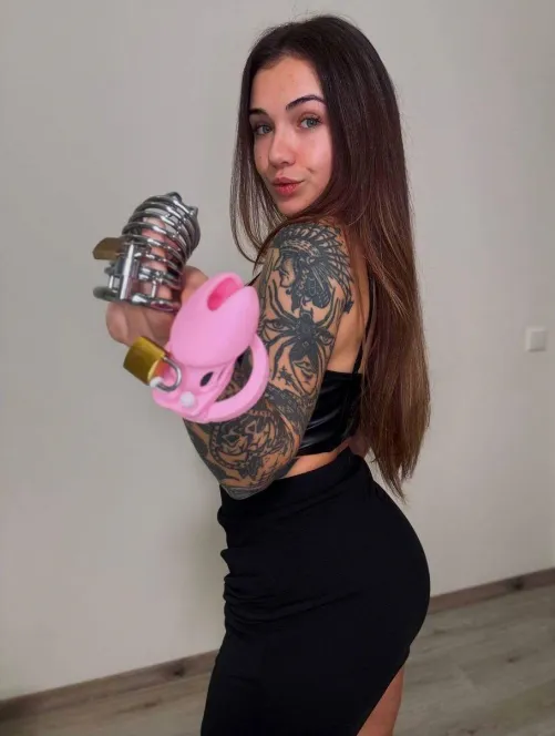 Tell me your favorite way to cum and I'll tell you how long you'll stay locked... 🔐