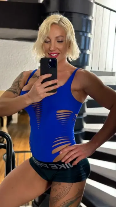 Wanna sweat with this milf?