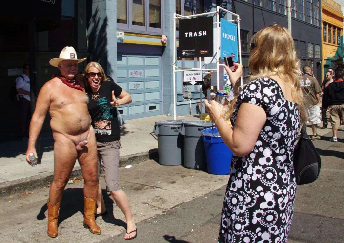 Who can forget Mr Smiles? These two won't.