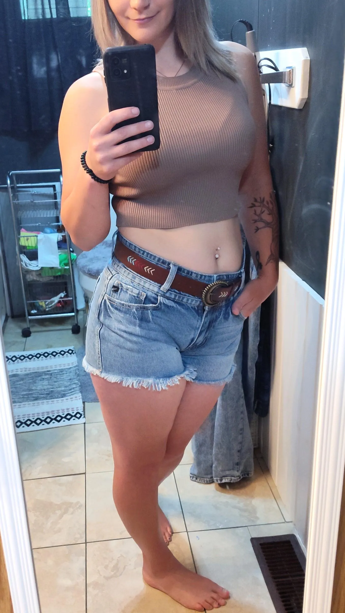 Would you finger a 31 year old hot wife?