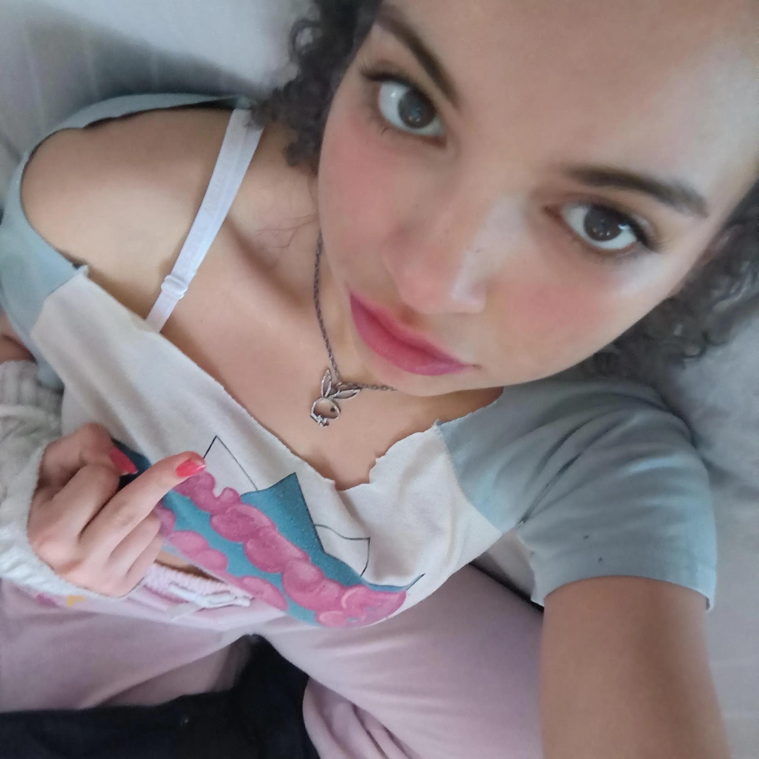 19 and I get more girls than you :3