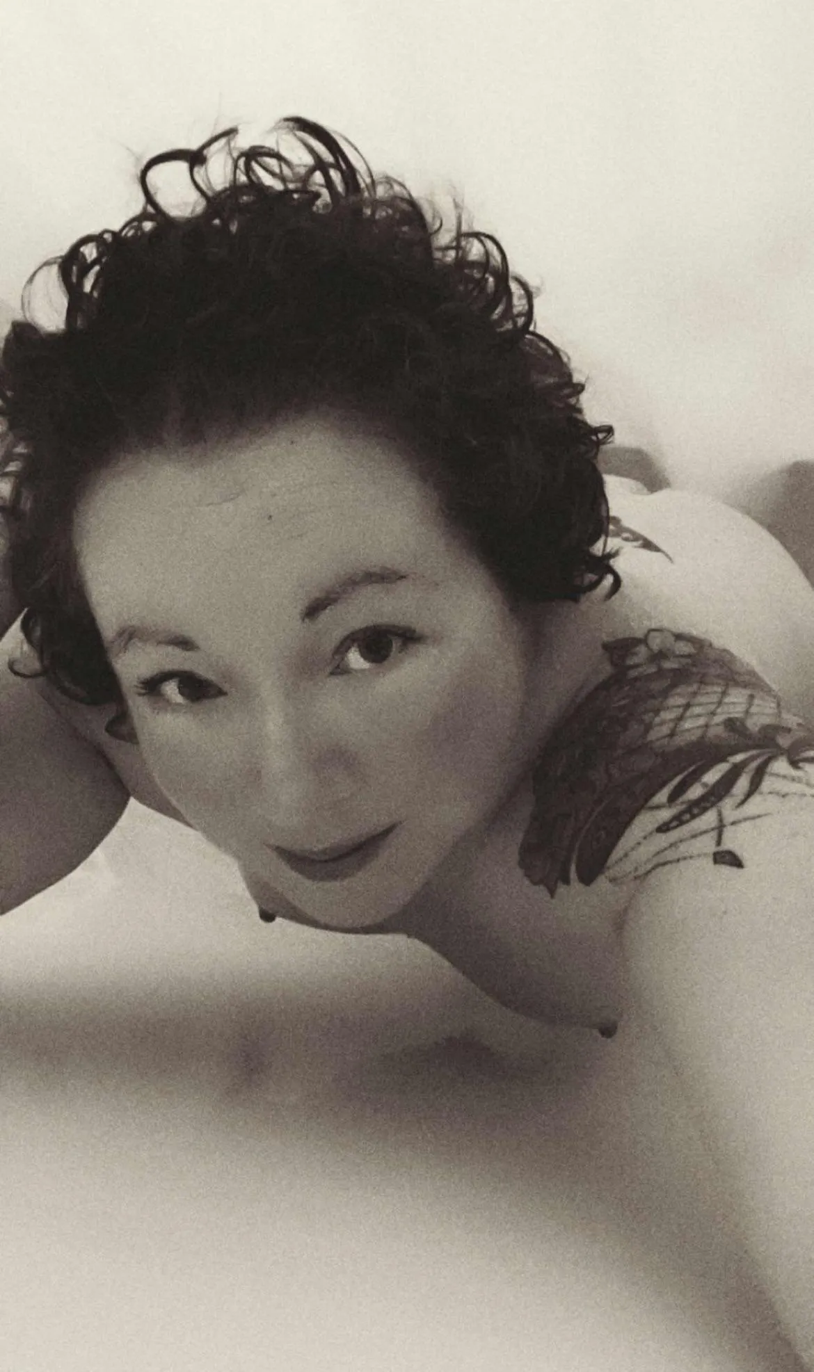 (40)[F] hubby said I can invite another person to play!!