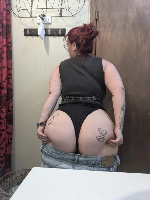 A little tease to start off your week(;