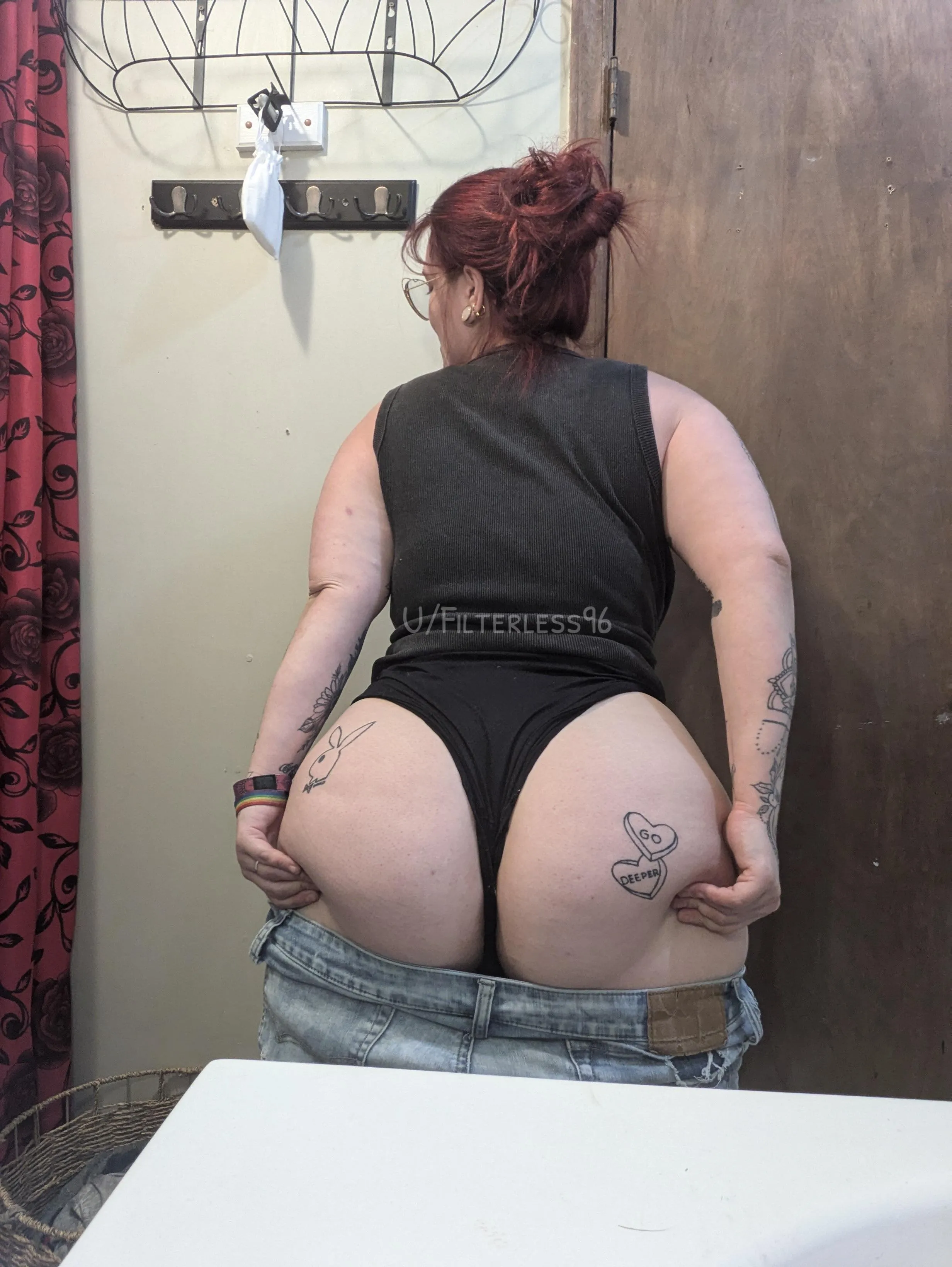 A little tease to start off your week(;