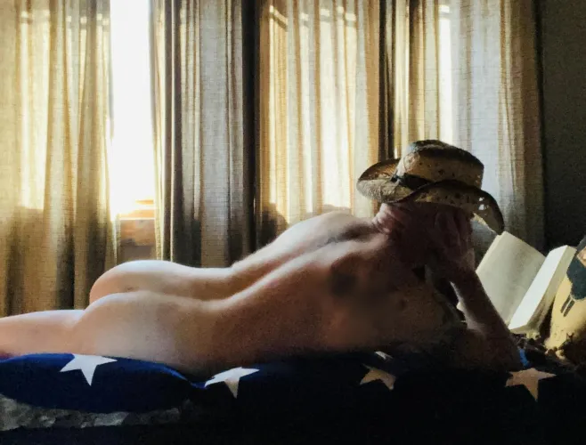 According to this book, 9 out of 10 Redditors like this hat.