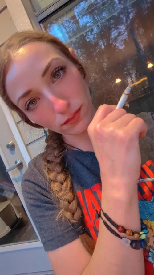 Anngyy face 😌 🙈🤷🏼‍♀️💨🚬