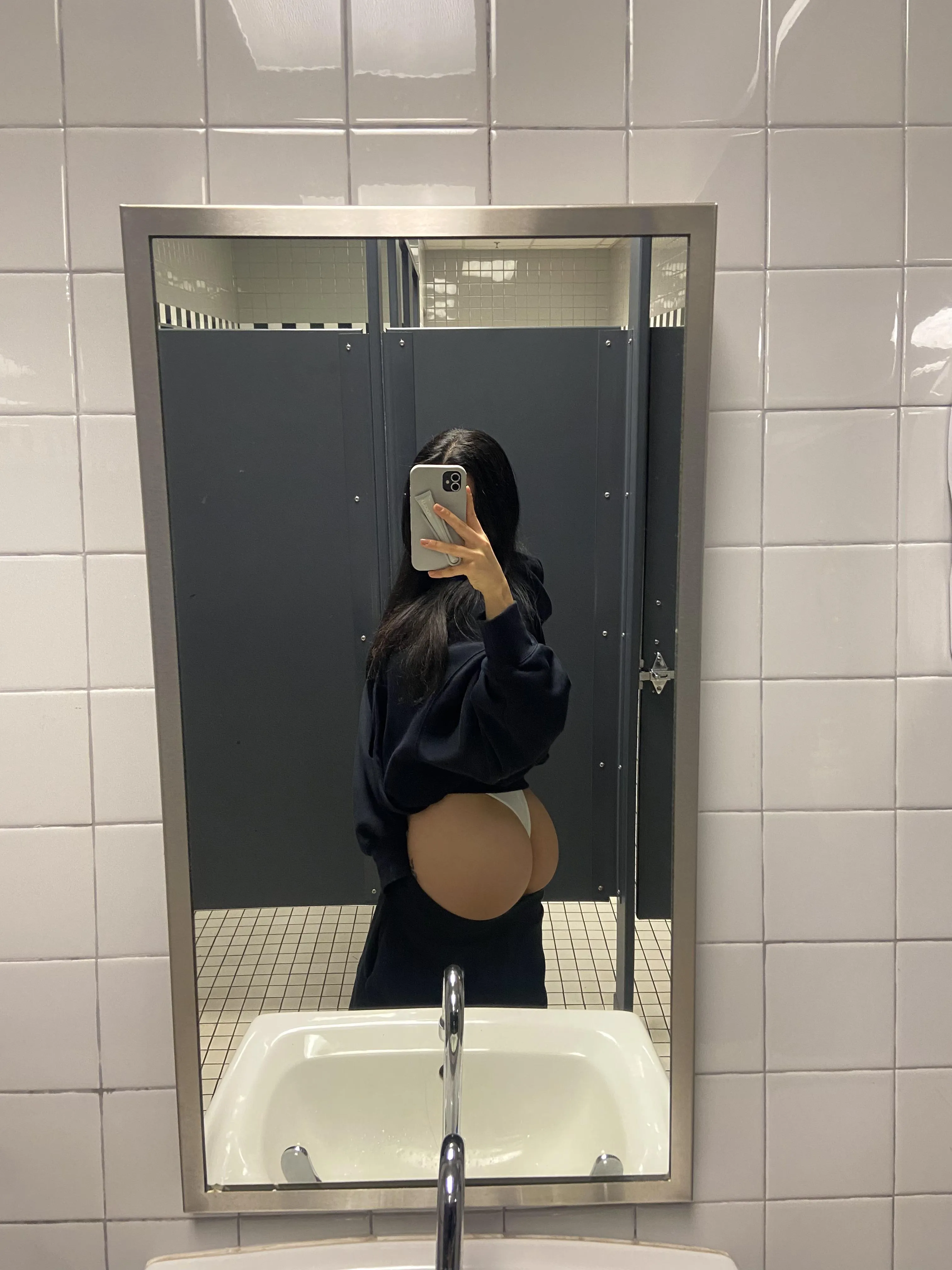 buy me coffee while I’m in class 🤤☕️