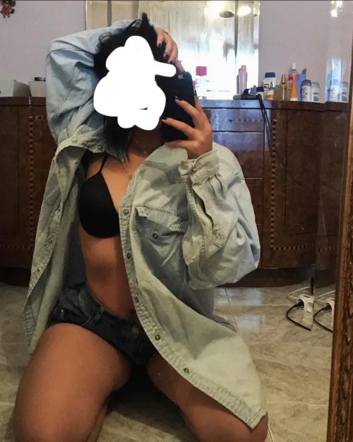 Commento sotto il post=foto senza vestiti