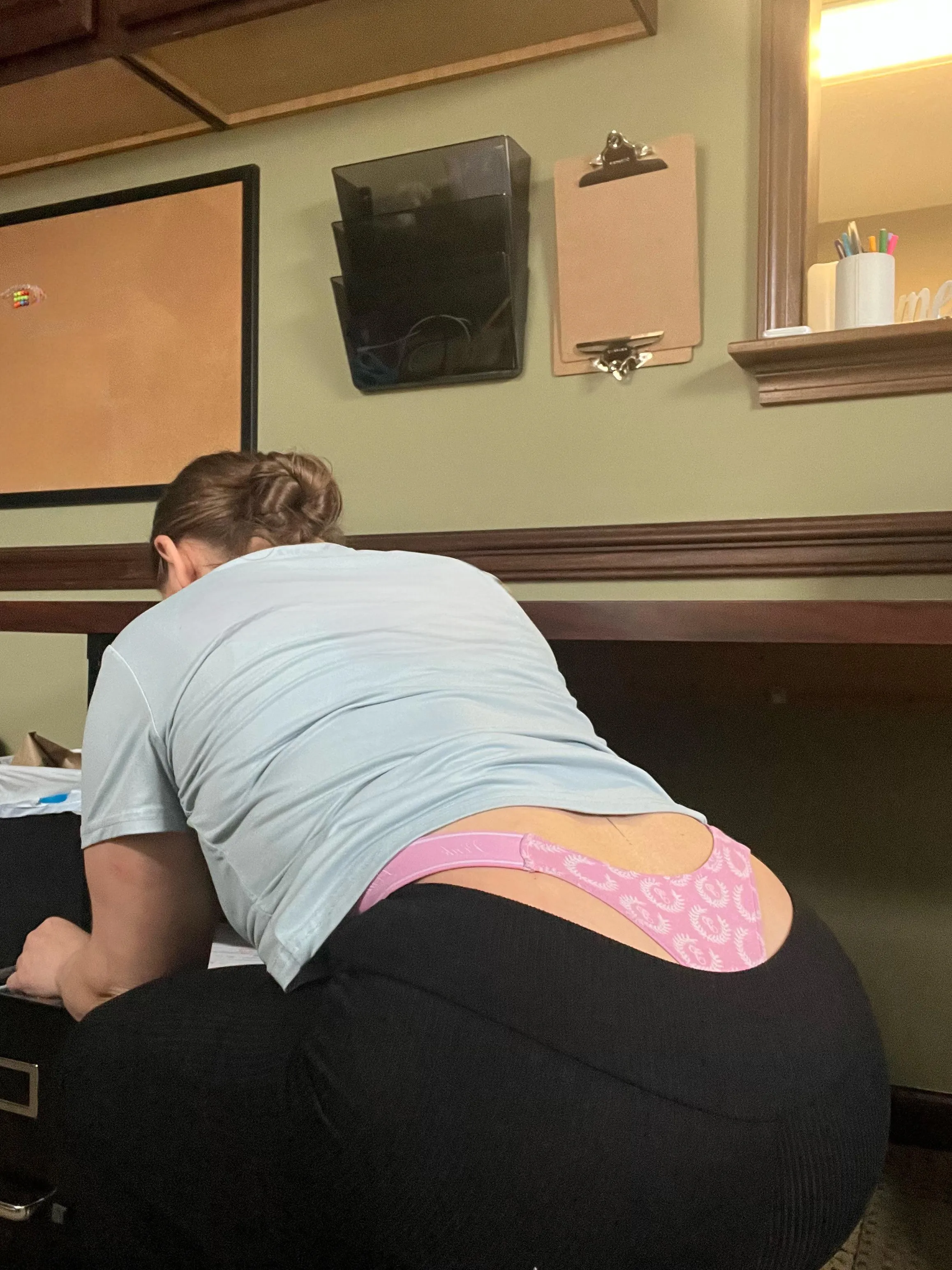 Don’t mind me while I file paper work at the office! https://hoo.be/annaxxo