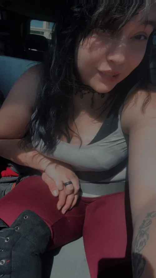 Good morning you sexy creatures 😈😜 stay freaky