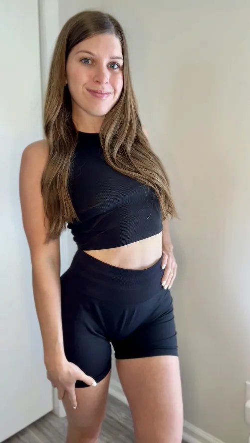 Little tummy tease
