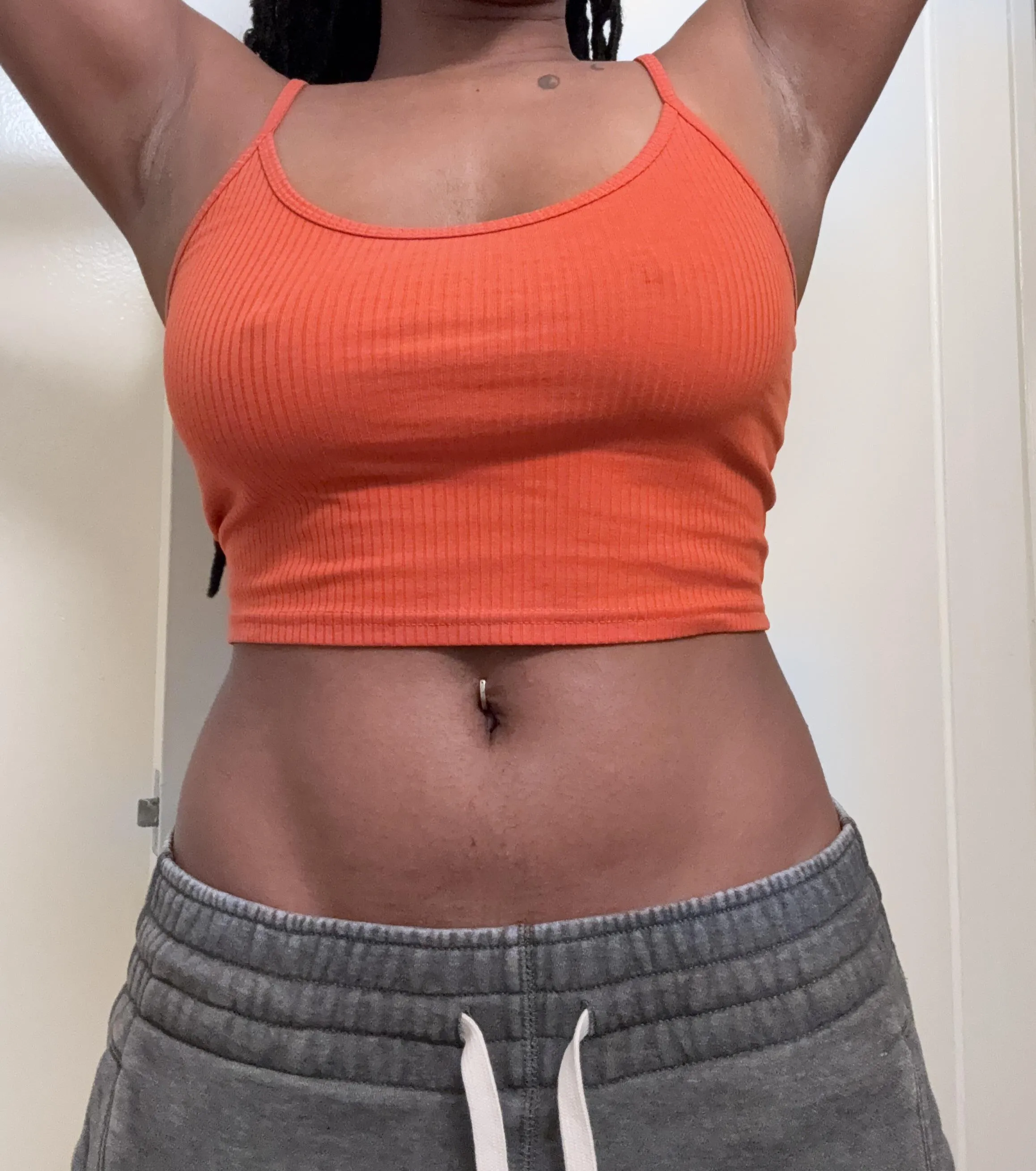 Mid-week midriff 🖤