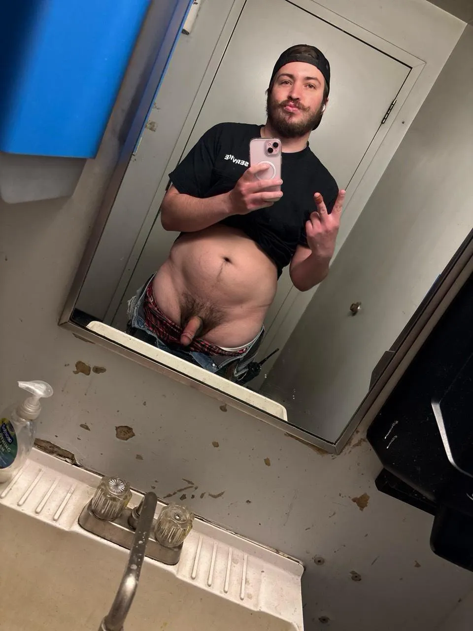 Needing to cum inside a smooth bottom or femboy ;) I’m in Arvada/wheat ridge off 52nd .