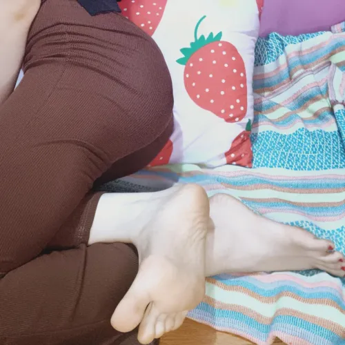 [Selling] Asian petite here wanna make your fantasy come true 🤤 [Premades] [Customs] [Sext] [Feet] [Mommy] [Femdom] [SPH] [JOI] [Cei] [ABDL] [CBT]