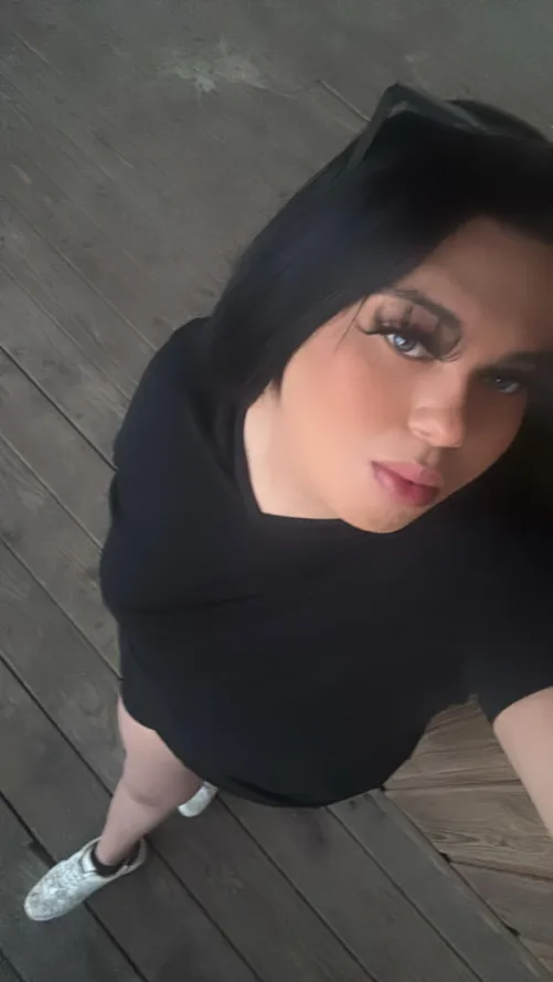 Trans 4 M yes the hair is like a bob public fun?