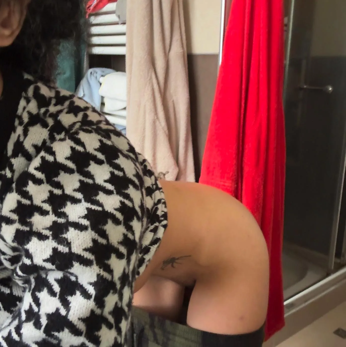 vado a farmi la doccia, chi mi viene a fare compagnia?? 😏❤️