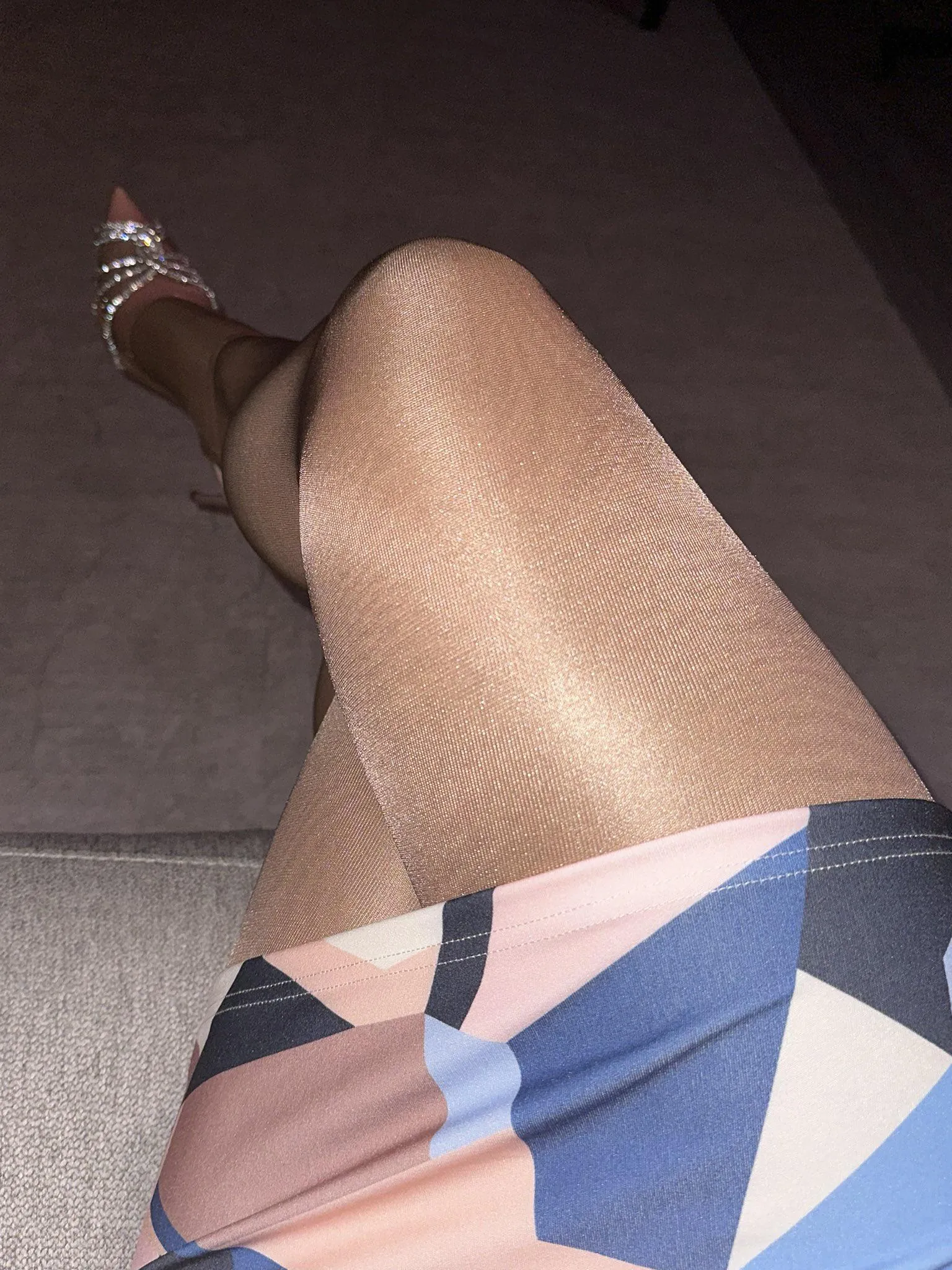 What’s better than a leg cross in pantyhose? Have a great thigh Thursday!