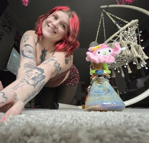 Who's got the herb when I'm dry I wanna get so high 🎶