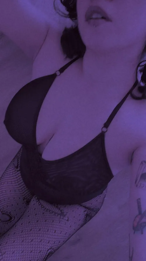 You can bury your face here, cum and let me help you