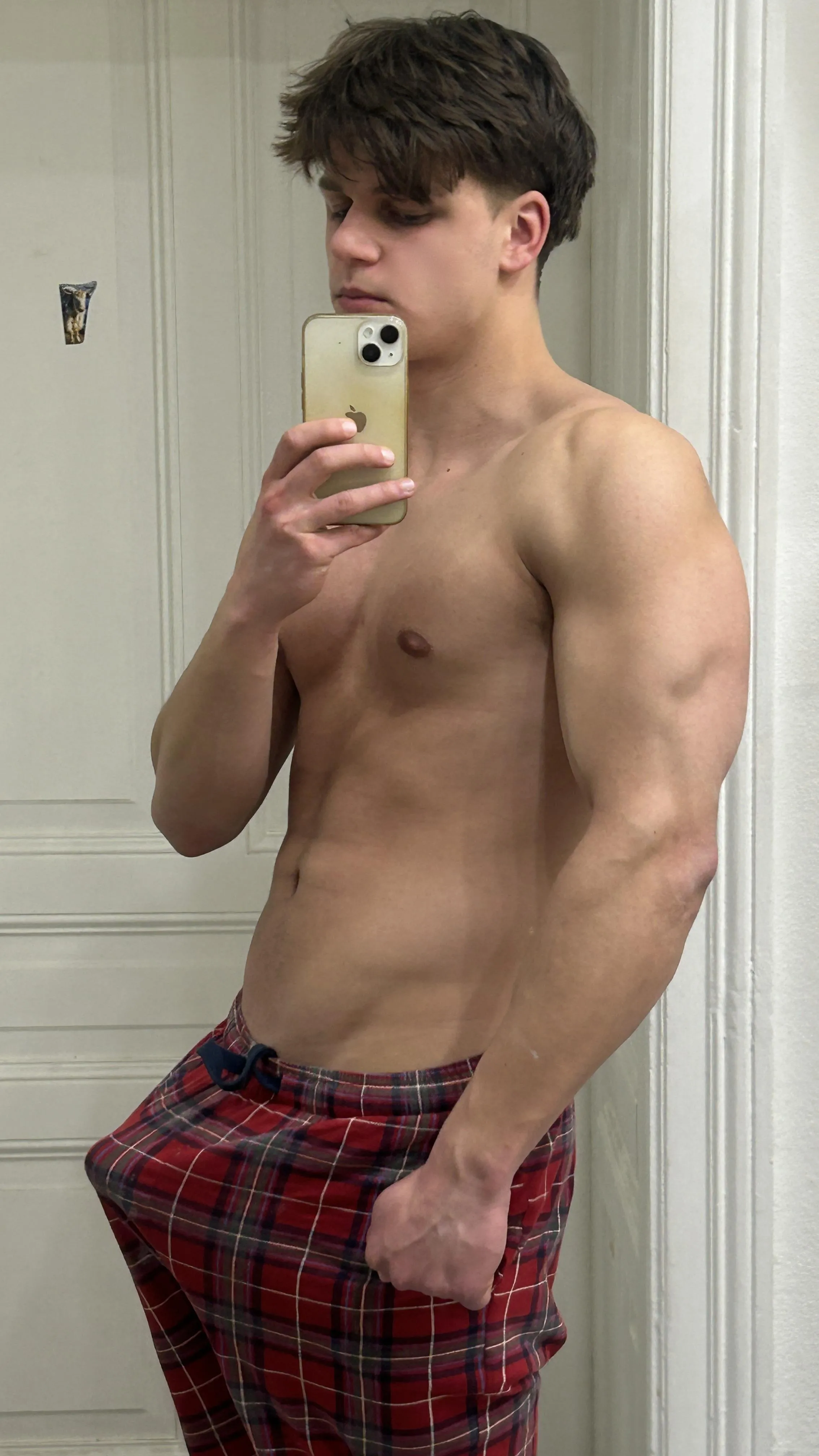 [20]Rate my morning bulge from 1 to 10