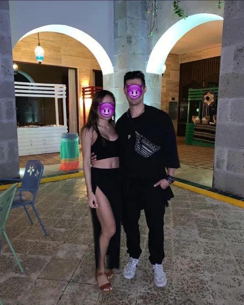 [32/28] [MF4M] [Nashville] Married couple looking for discreet third for hotwife fun