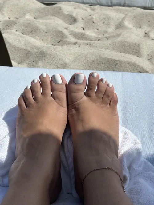 Do I have pretty feet