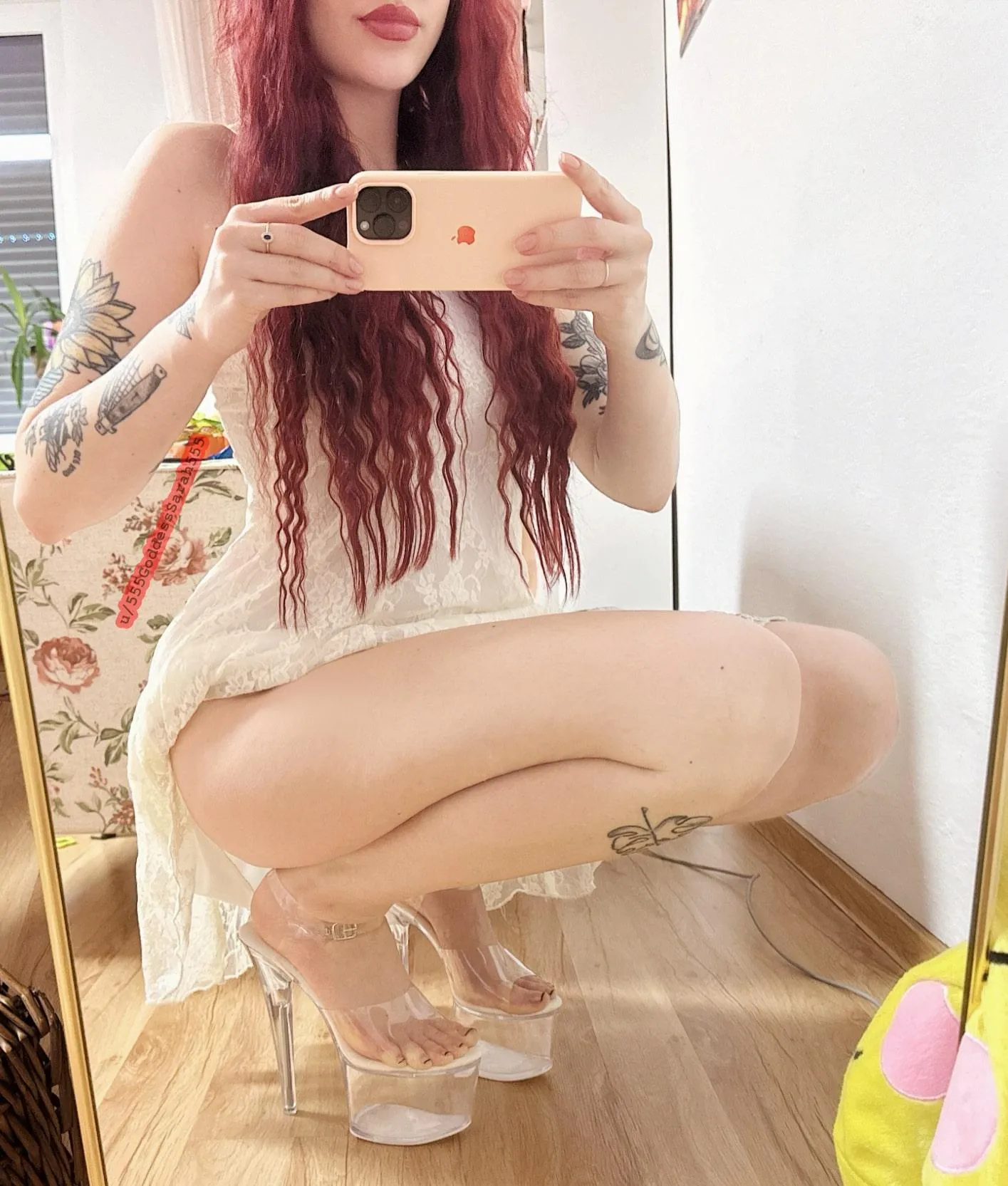 Don't zoom on my feet, you weirdo