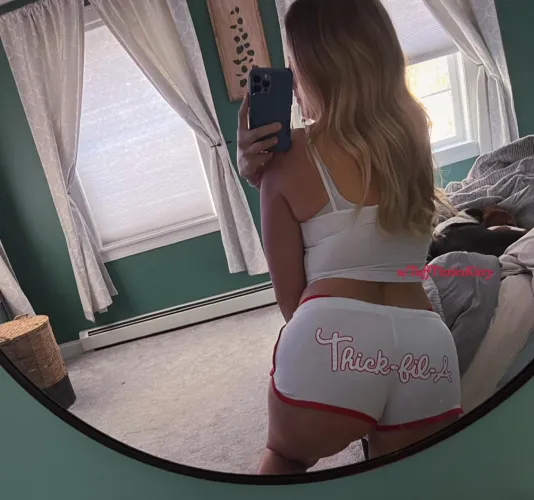 Feels like I’m one of the few people who posts here regularly🤭 hope ya’ll don’t mind