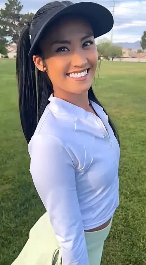 Good morning to all the nice guys that find asian attractive 🥰