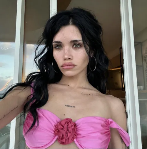 Her lips drive me nuts 