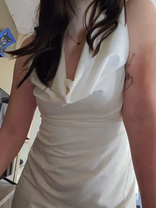 I just got married and I stepped on my dress again just to masturbate