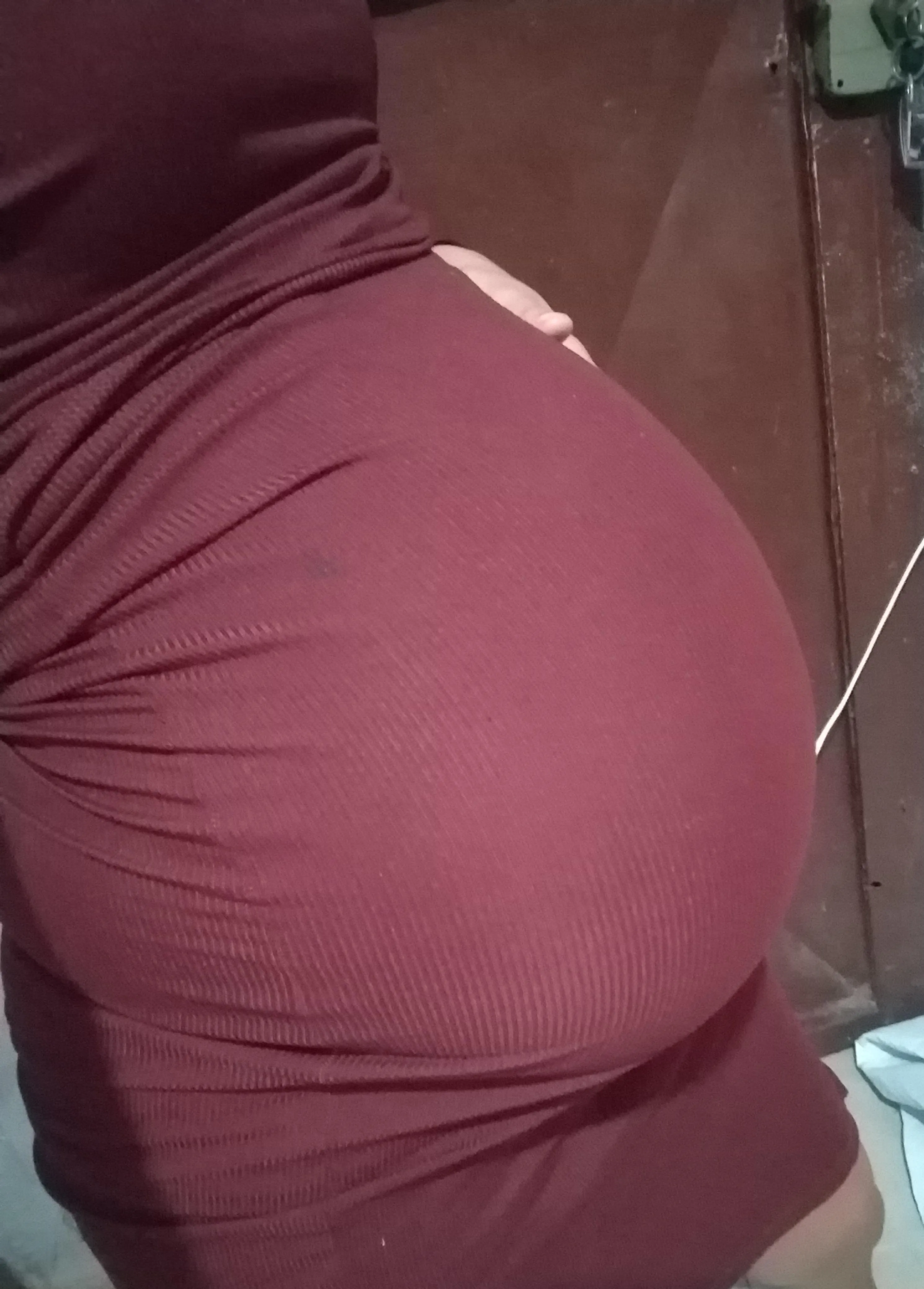 I love my dress on my pregnant belly