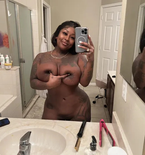 I love taking nudes 🥰