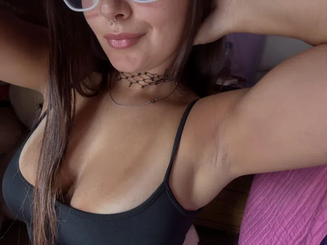 I love the smell of my armpits