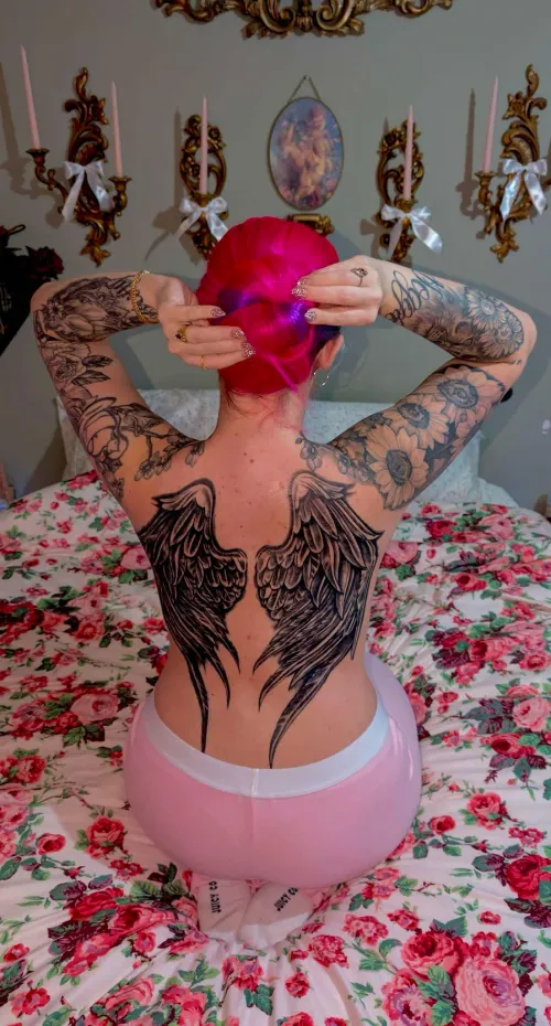 I'd love to keep you company! I'm available for [pic][vid][sext][fet][fan][gfe] and more!