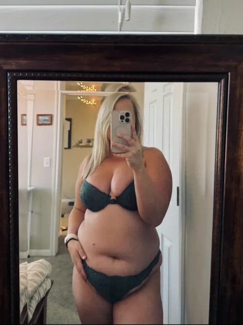 I’d love to suck your dick all night long