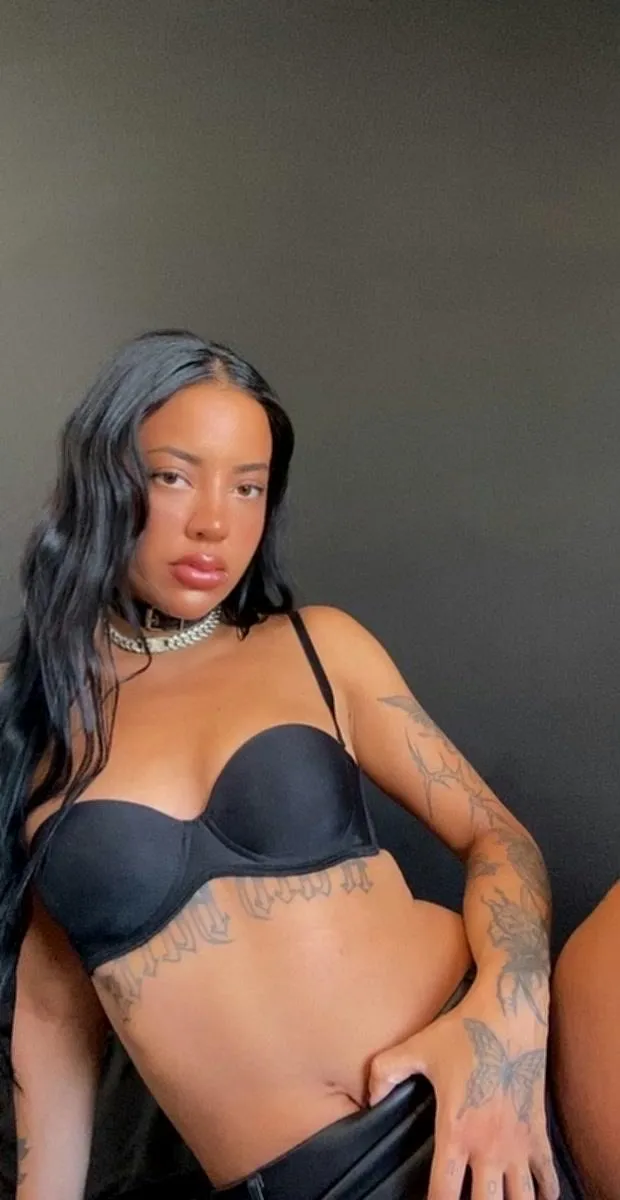 Il clima è caldo? o sono solo le mie curve sexy?