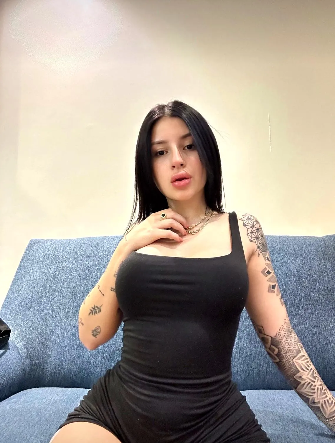 I’ll make you crave my bimbo body