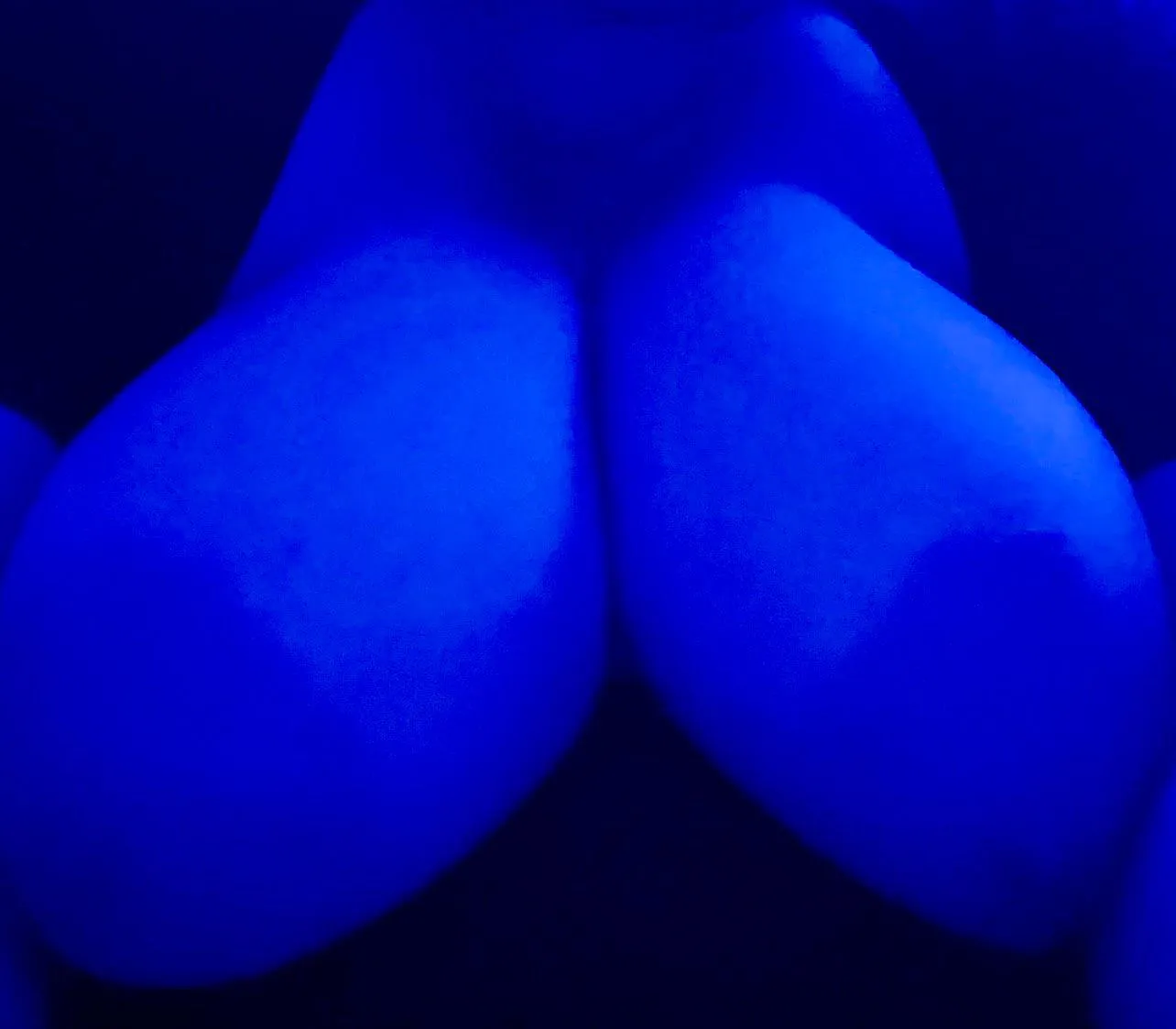 🎶I’m so blue . . . without you.🎶 (mlgw)