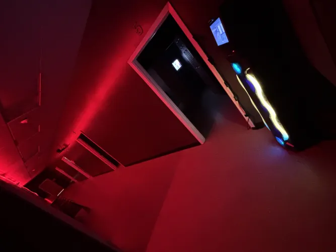 Let’s make a Monday a Funday come release all that work stress at LUNAS BOUTIQUE FREE DRINKS‼️