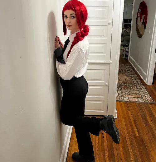 makima waiting for u to get home 😉