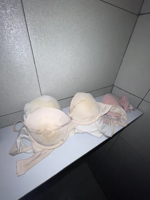 Played this 3 and cum on this 1 bra